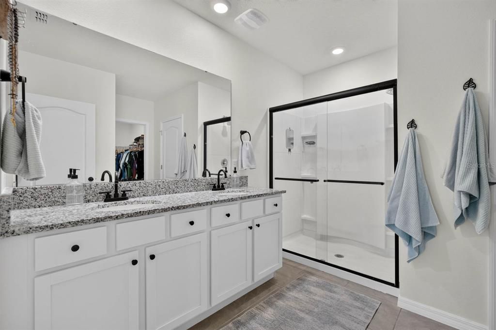 For Sale: $400,000 (4 beds, 2 baths, 1836 Square Feet)