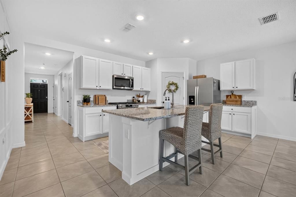 For Sale: $400,000 (4 beds, 2 baths, 1836 Square Feet)