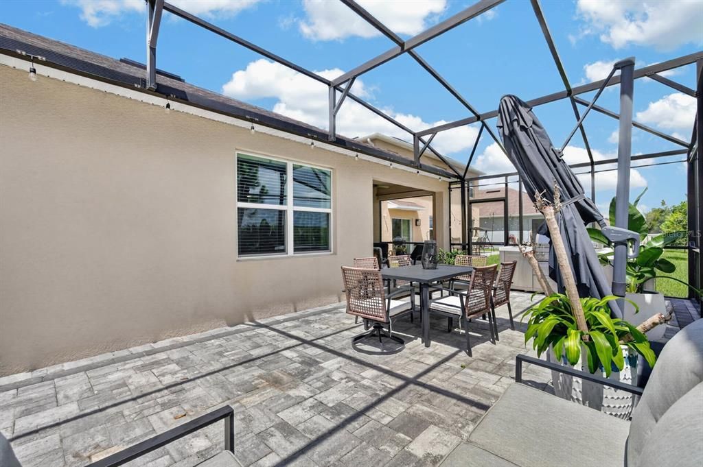 For Sale: $400,000 (4 beds, 2 baths, 1836 Square Feet)