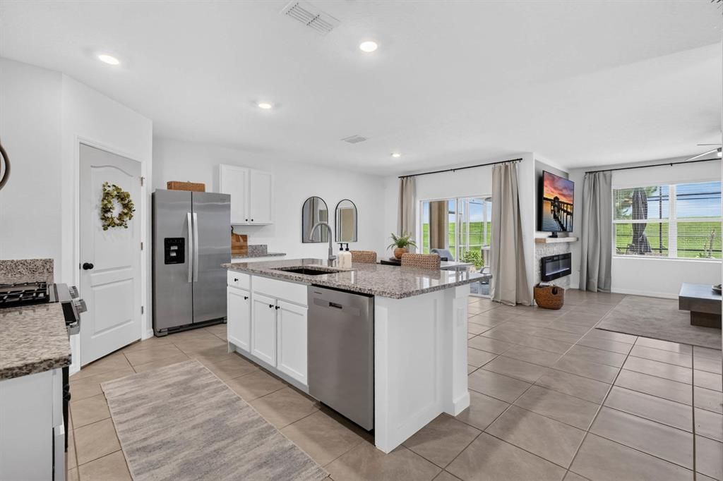 For Sale: $400,000 (4 beds, 2 baths, 1836 Square Feet)