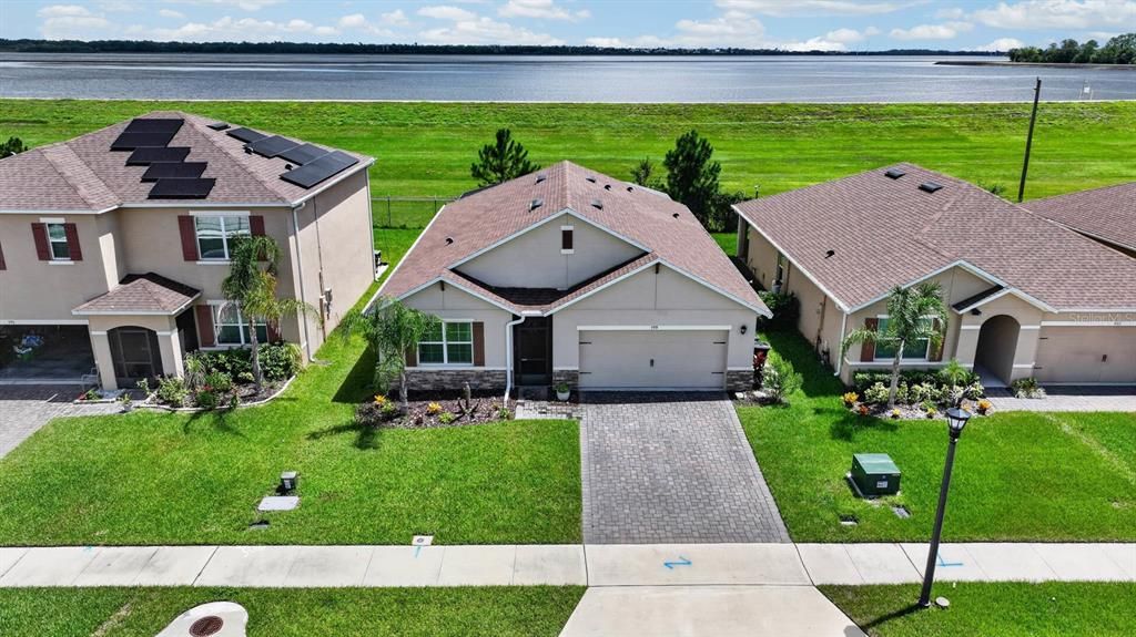 For Sale: $400,000 (4 beds, 2 baths, 1836 Square Feet)