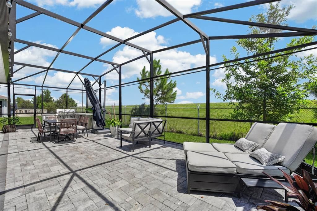 For Sale: $400,000 (4 beds, 2 baths, 1836 Square Feet)
