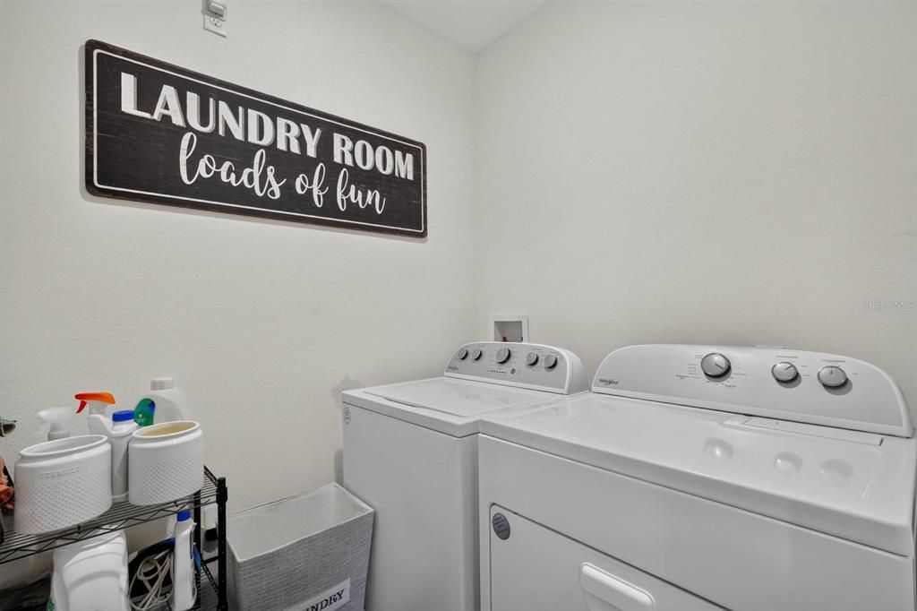 For Sale: $400,000 (4 beds, 2 baths, 1836 Square Feet)