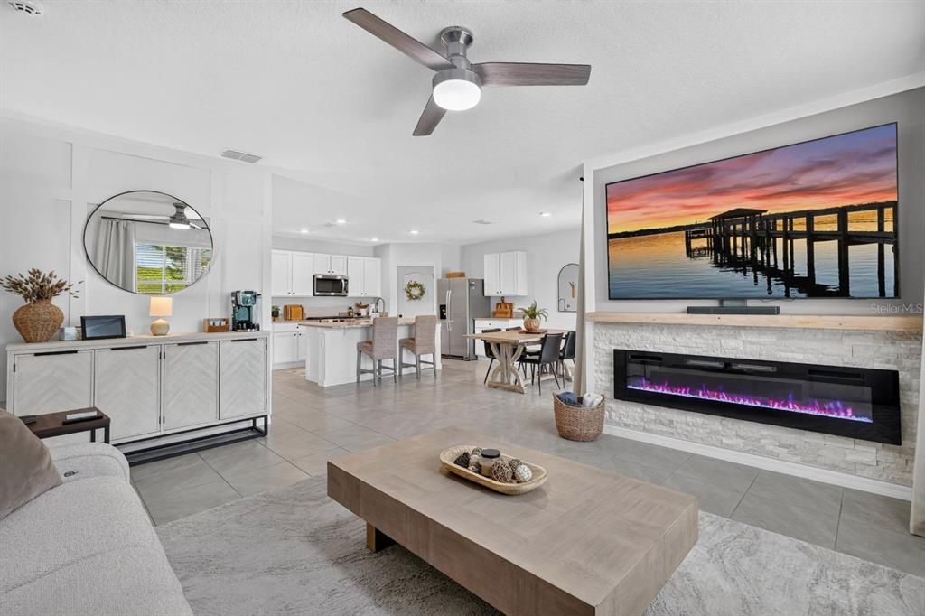 For Sale: $400,000 (4 beds, 2 baths, 1836 Square Feet)