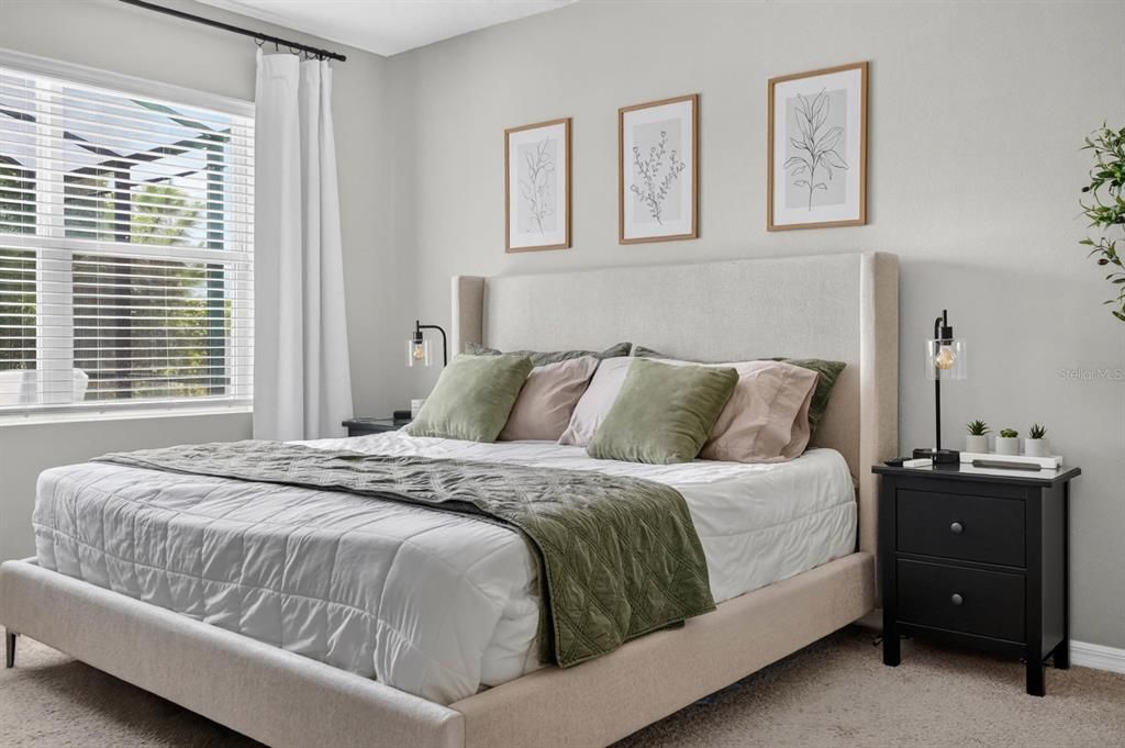 For Sale: $400,000 (4 beds, 2 baths, 1836 Square Feet)