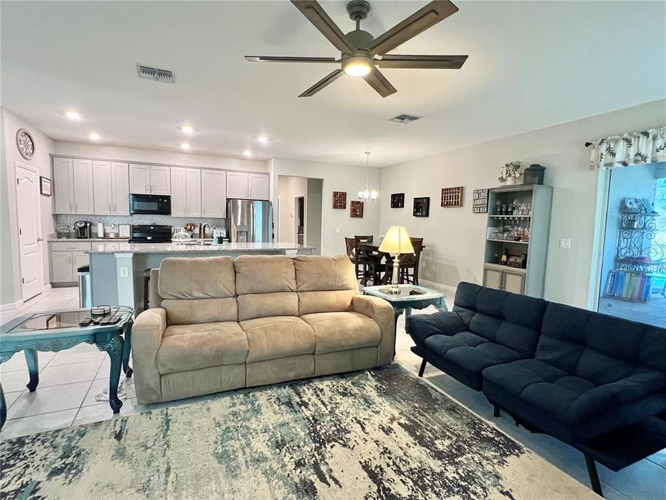На продажу: $450,000 (3 спален, 2 ванн, 2064 Квадратных фут)