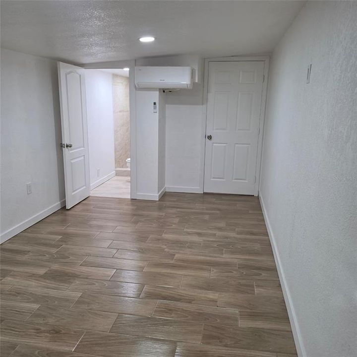 For Sale: $220,000 (2 beds, 1 baths, 672 Square Feet)