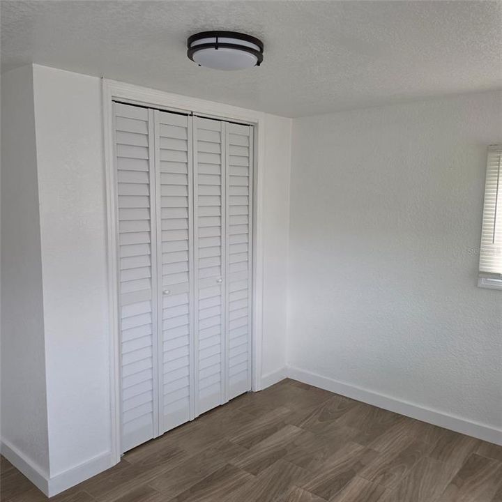 For Sale: $220,000 (2 beds, 1 baths, 672 Square Feet)