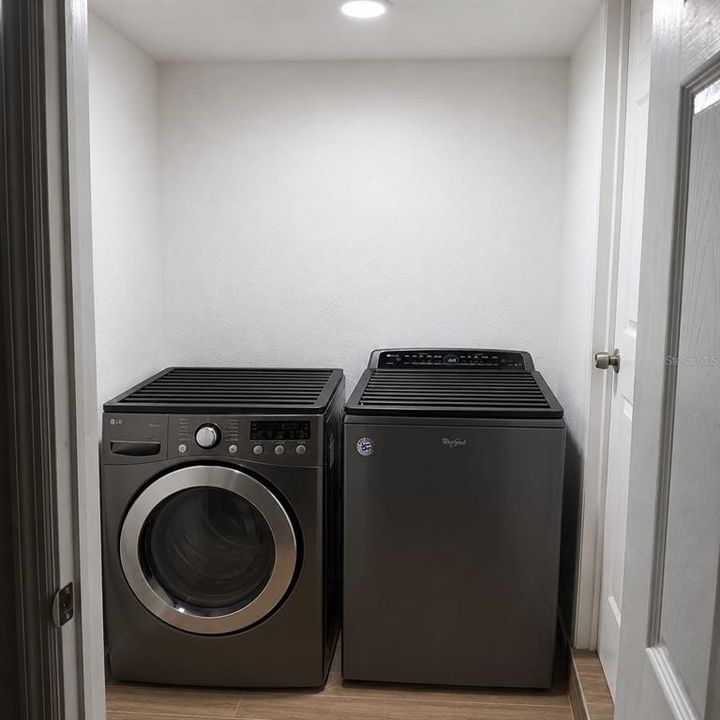 For Sale: $220,000 (2 beds, 1 baths, 672 Square Feet)