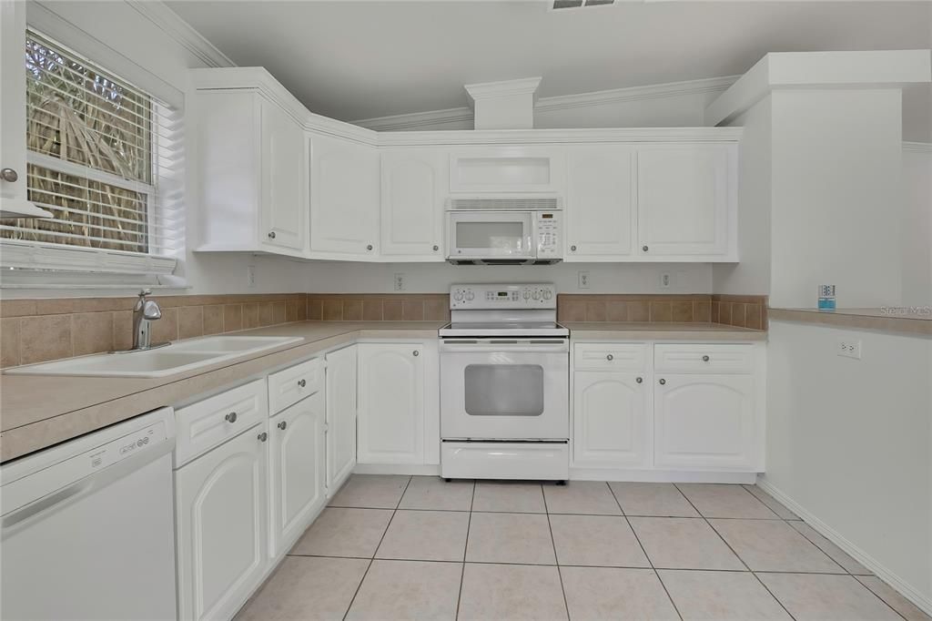 For Sale: $495,000 (3 beds, 2 baths, 1188 Square Feet)