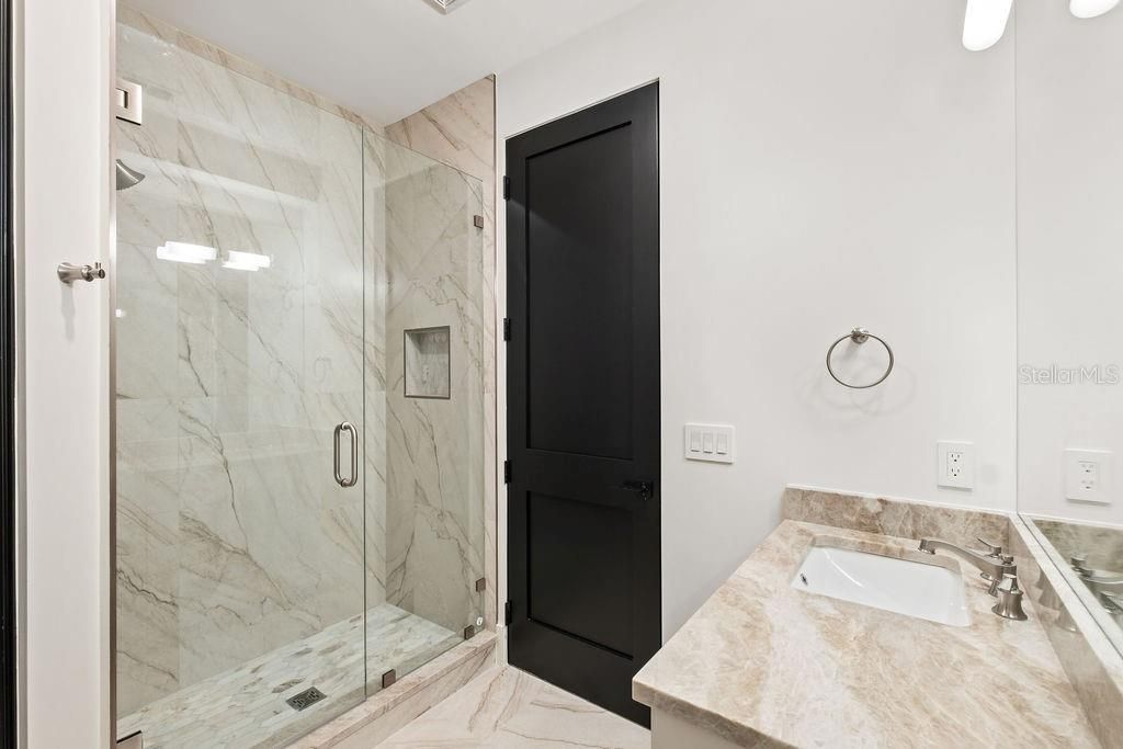 В аренду: $29,000 (7 спален, 5 ванн, 8000 Квадратных фут)