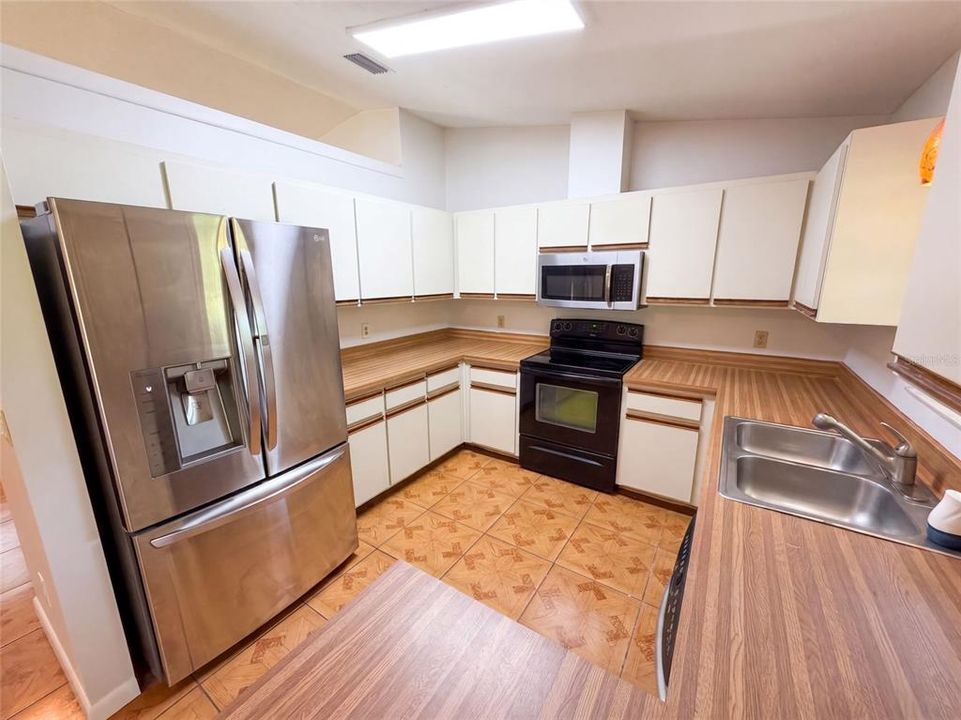 En Venta: $244,000 (3 camas, 2 baños, 1144 Pies cuadrados)