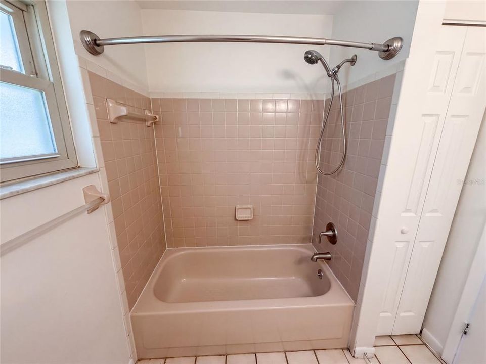En Venta: $244,000 (3 camas, 2 baños, 1144 Pies cuadrados)