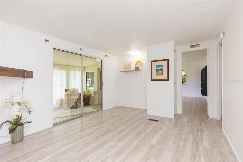 Activo con contrato: $239,900 (3 camas, 2 baños, 1344 Pies cuadrados)
