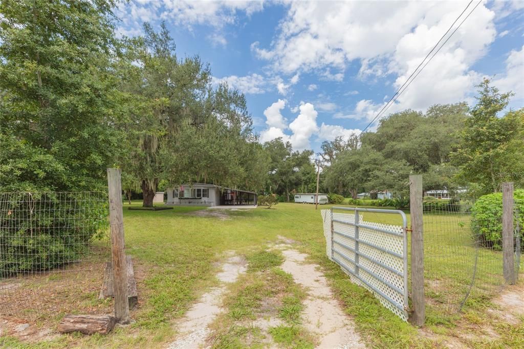 Activo con contrato: $239,900 (3 camas, 2 baños, 1344 Pies cuadrados)
