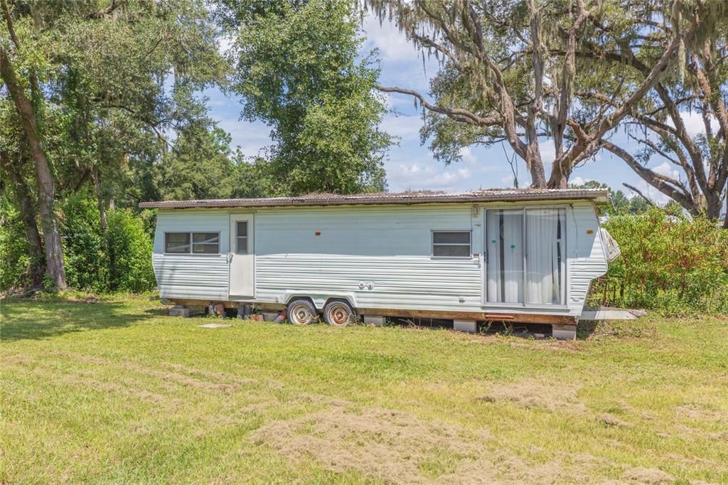 Activo con contrato: $239,900 (3 camas, 2 baños, 1344 Pies cuadrados)