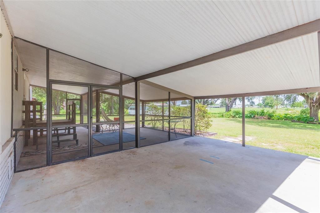 Activo con contrato: $239,900 (3 camas, 2 baños, 1344 Pies cuadrados)