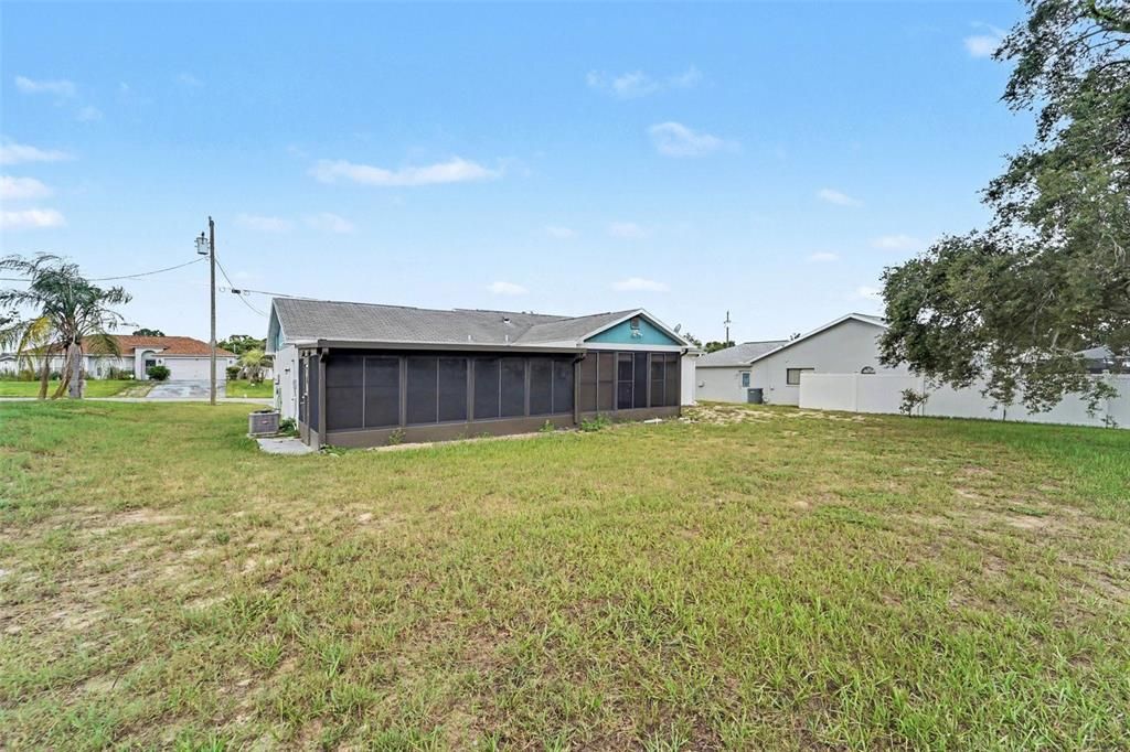 For Sale: $234,950 (2 beds, 2 baths, 946 Square Feet)