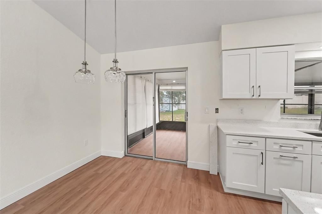 For Sale: $234,950 (2 beds, 2 baths, 946 Square Feet)