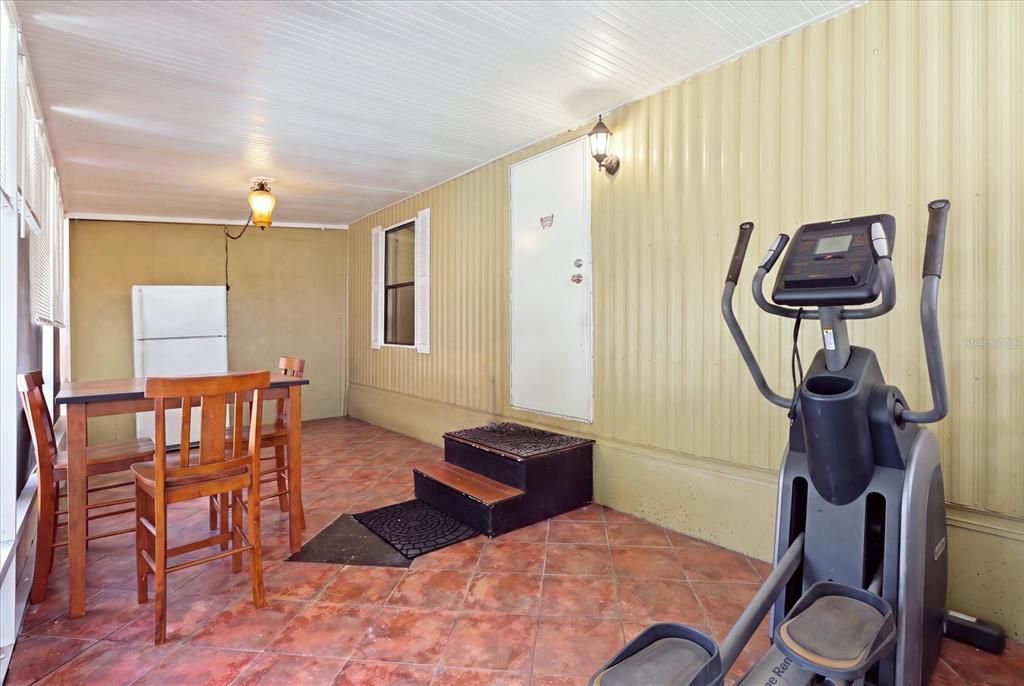 En Venta: $137,000 (2 camas, 1 baños, 912 Pies cuadrados)