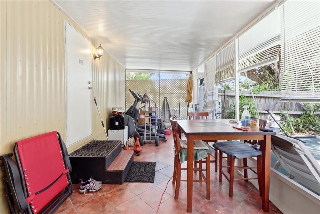 En Venta: $137,000 (2 camas, 1 baños, 912 Pies cuadrados)