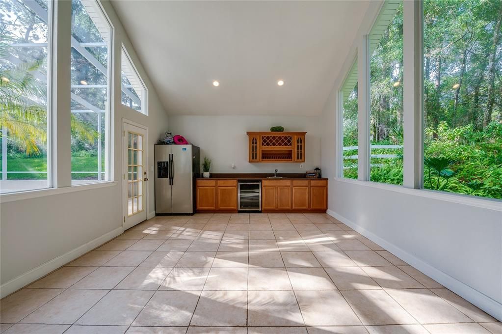 En Venta: $737,000 (6 camas, 3 baños, 3773 Pies cuadrados)