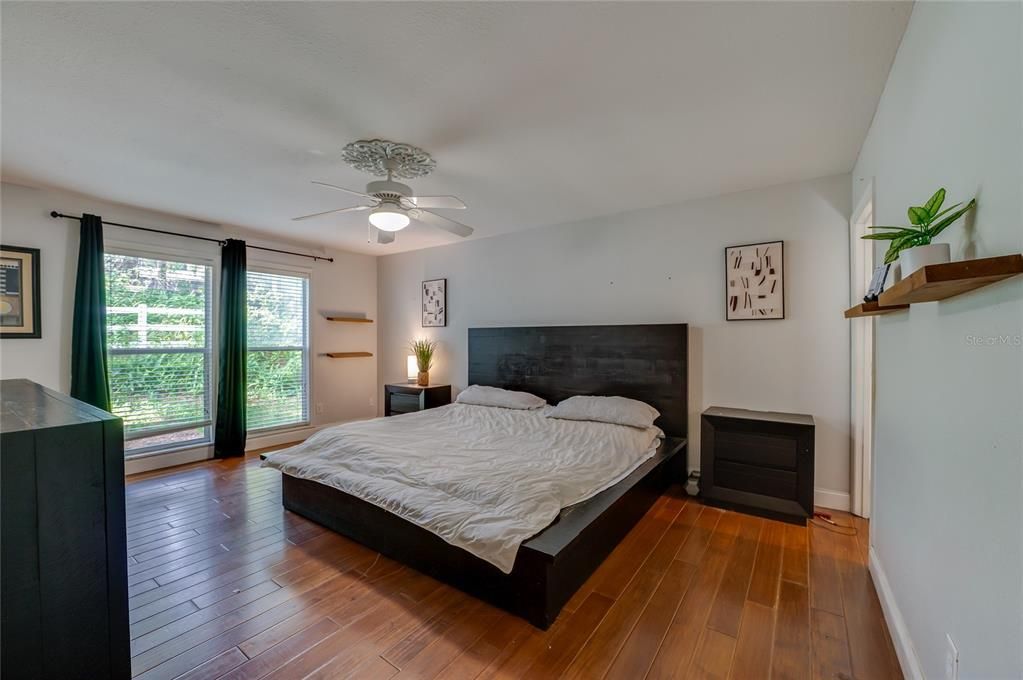En Venta: $737,000 (6 camas, 3 baños, 3773 Pies cuadrados)
