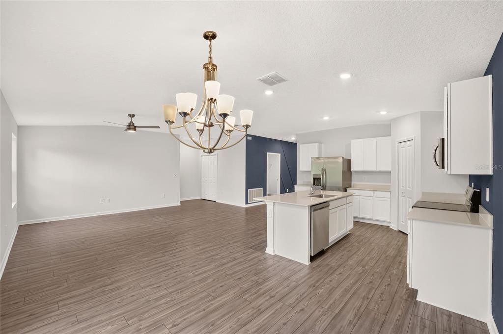 For Sale: $314,999 (4 beds, 2 baths, 1815 Square Feet)