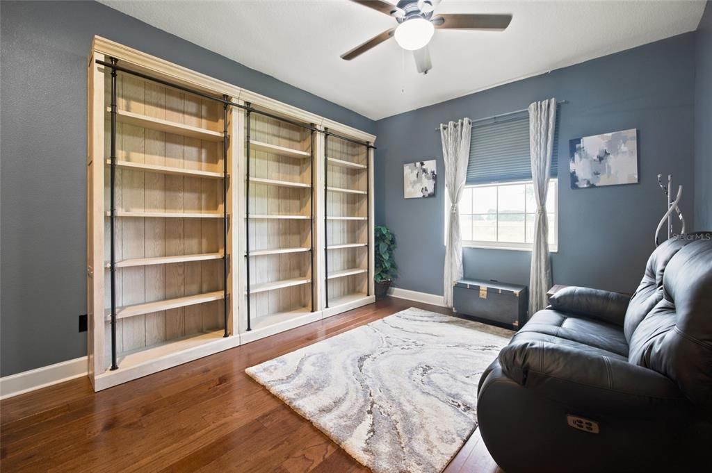 For Sale: $510,000 (4 beds, 2 baths, 2527 Square Feet)