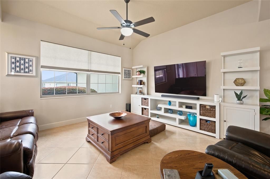 For Sale: $510,000 (4 beds, 2 baths, 2527 Square Feet)