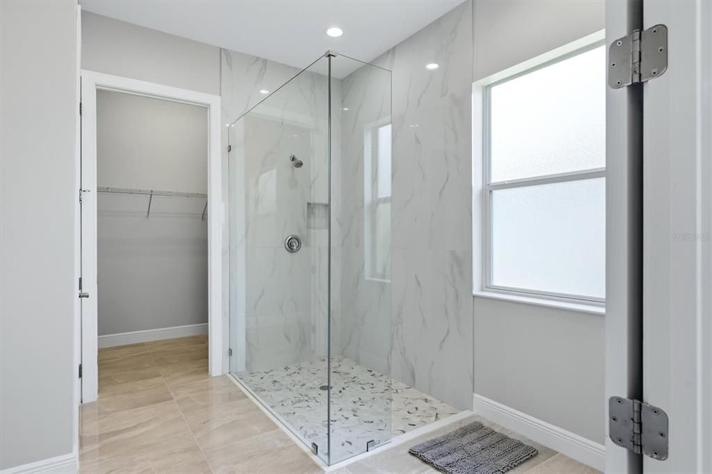 En Venta: $1,125,000 (3 camas, 2 baños, 2316 Pies cuadrados)