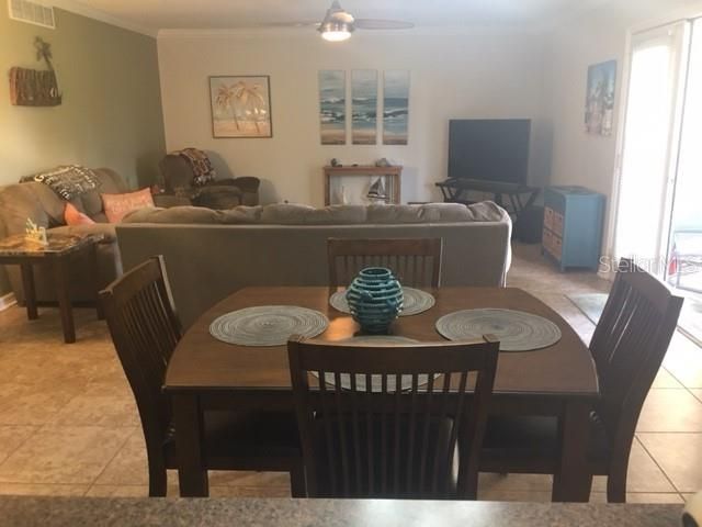En Venta: $177,000 (2 camas, 2 baños, 1049 Pies cuadrados)