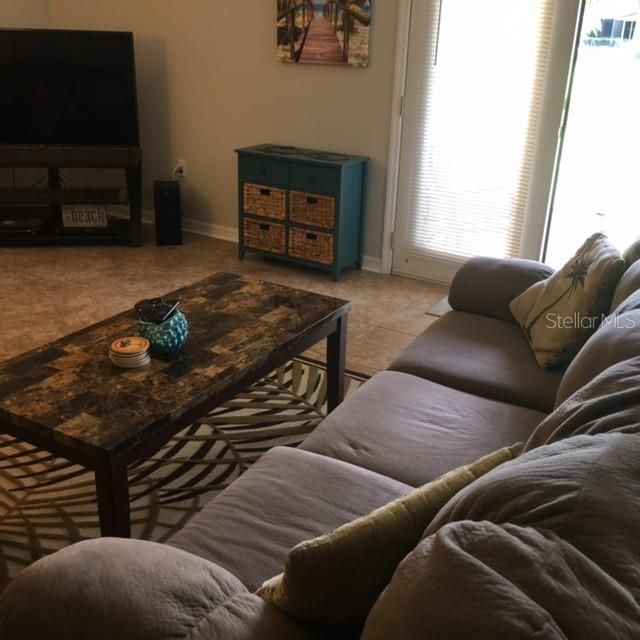 En Venta: $177,000 (2 camas, 2 baños, 1049 Pies cuadrados)