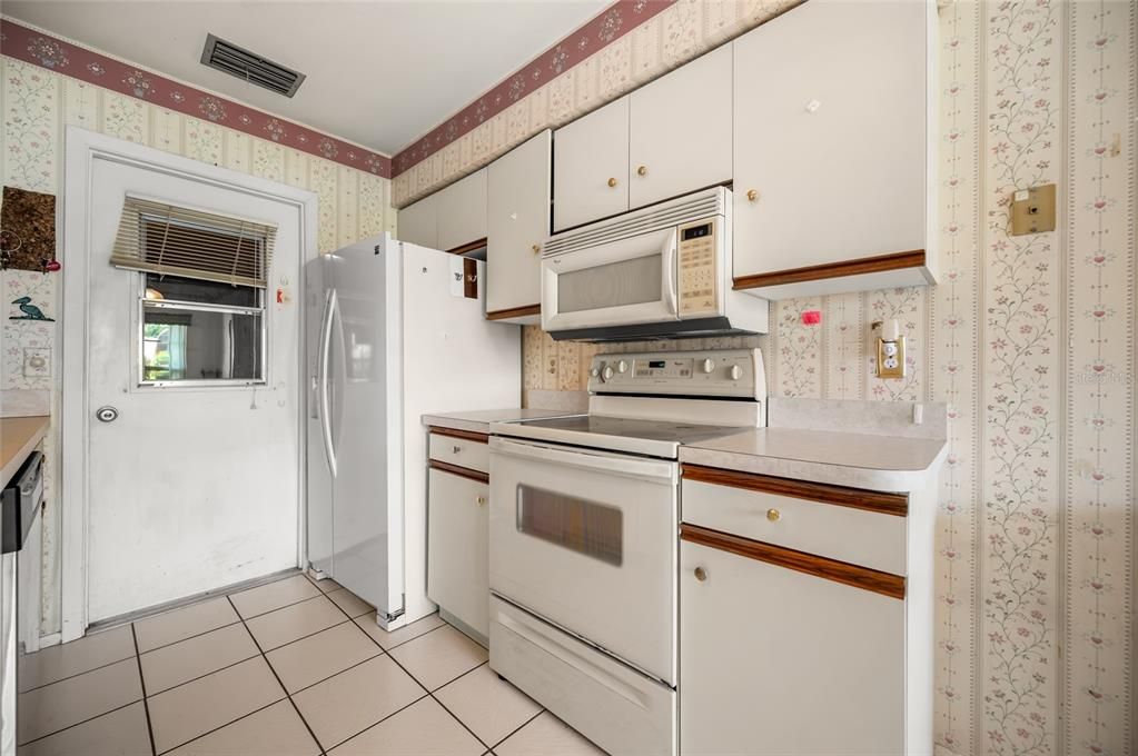 На продажу: $150,000 (2 спален, 2 ванн, 1232 Квадратных фут)