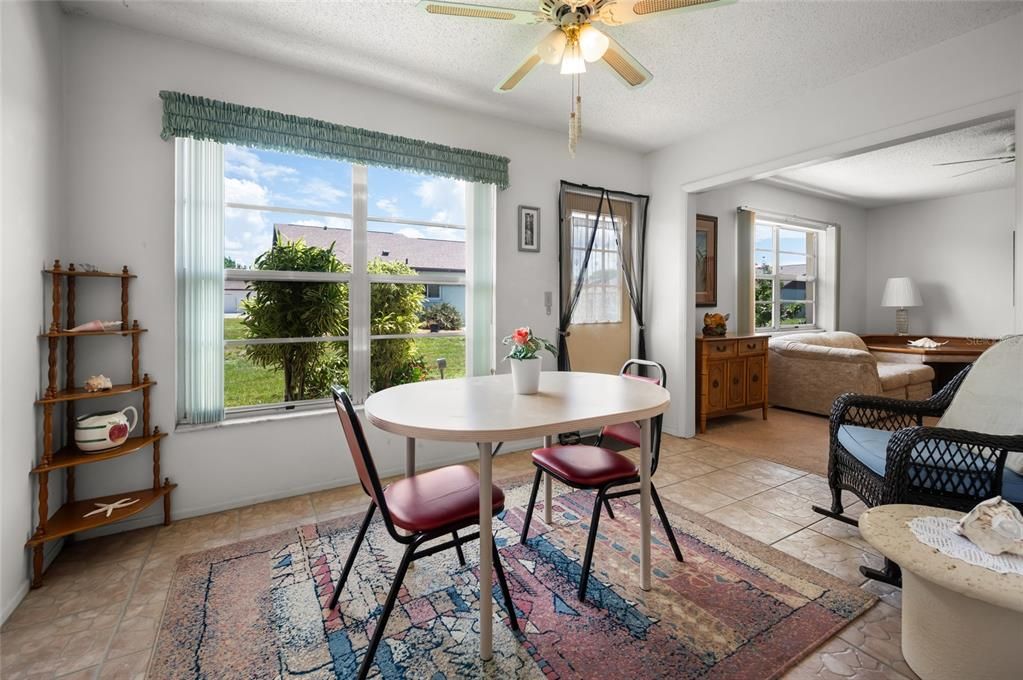 На продажу: $150,000 (2 спален, 2 ванн, 1232 Квадратных фут)