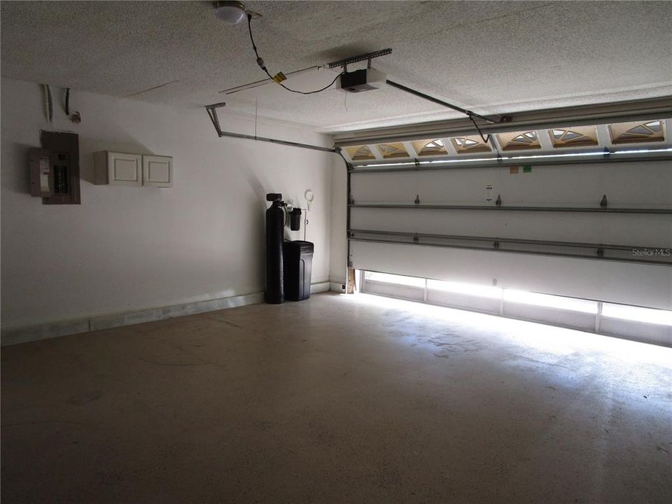 For Sale: $309,900 (3 beds, 2 baths, 1708 Square Feet)