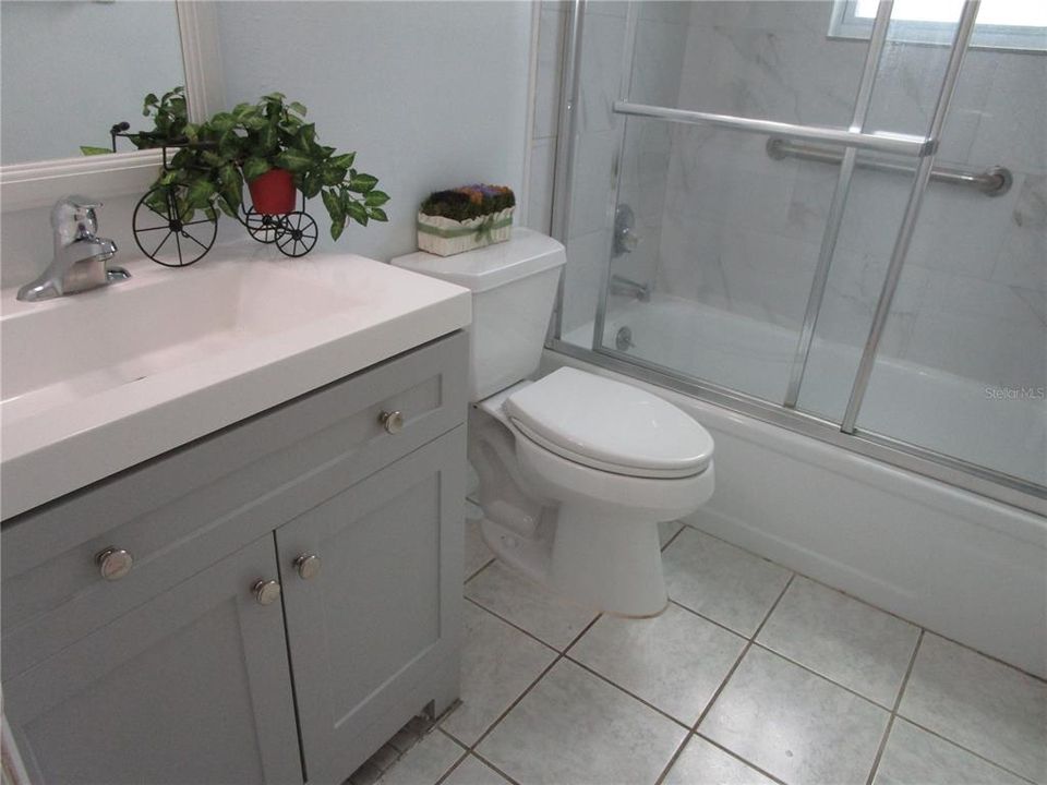 For Sale: $309,900 (3 beds, 2 baths, 1708 Square Feet)