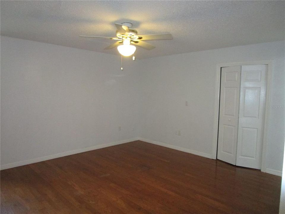 For Sale: $309,900 (3 beds, 2 baths, 1708 Square Feet)