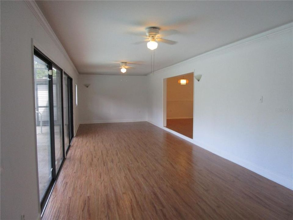 For Sale: $309,900 (3 beds, 2 baths, 1708 Square Feet)