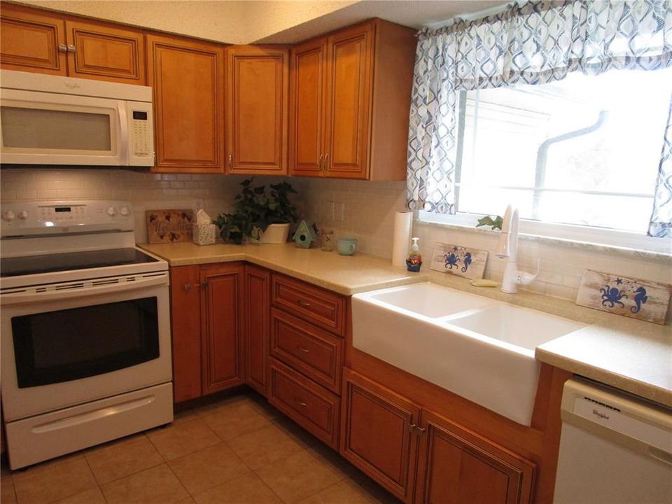 For Sale: $309,900 (3 beds, 2 baths, 1708 Square Feet)