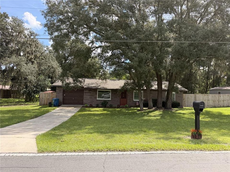 For Sale: $268,900 (3 beds, 2 baths, 1075 Square Feet)