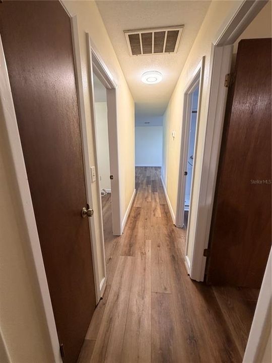 For Sale: $268,900 (3 beds, 2 baths, 1075 Square Feet)
