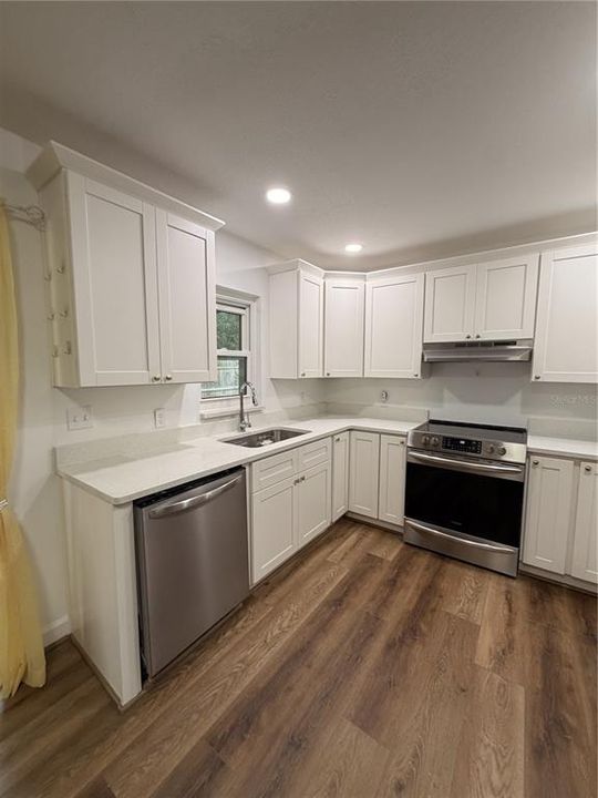 For Sale: $268,900 (3 beds, 2 baths, 1075 Square Feet)