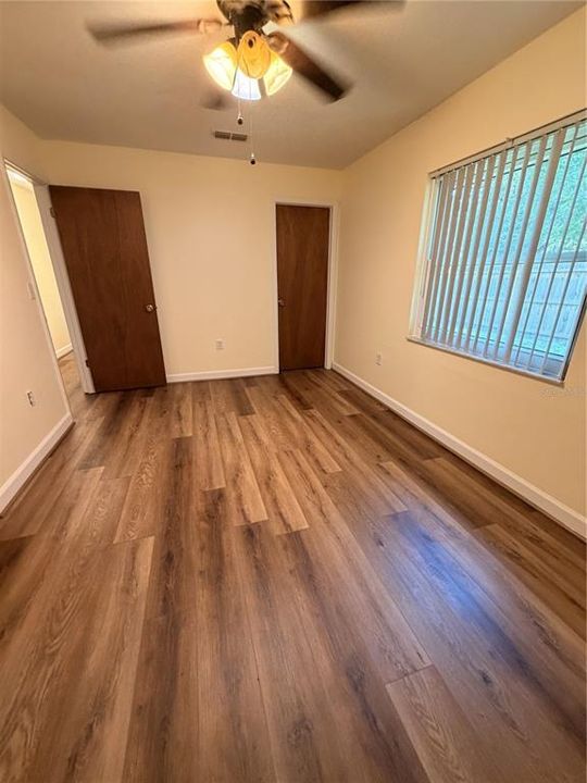 For Sale: $268,900 (3 beds, 2 baths, 1075 Square Feet)