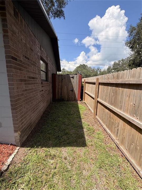 For Sale: $268,900 (3 beds, 2 baths, 1075 Square Feet)