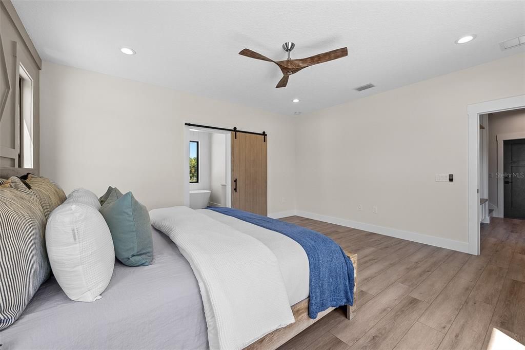 For Sale: $899,000 (4 beds, 4 baths, 2895 Square Feet)