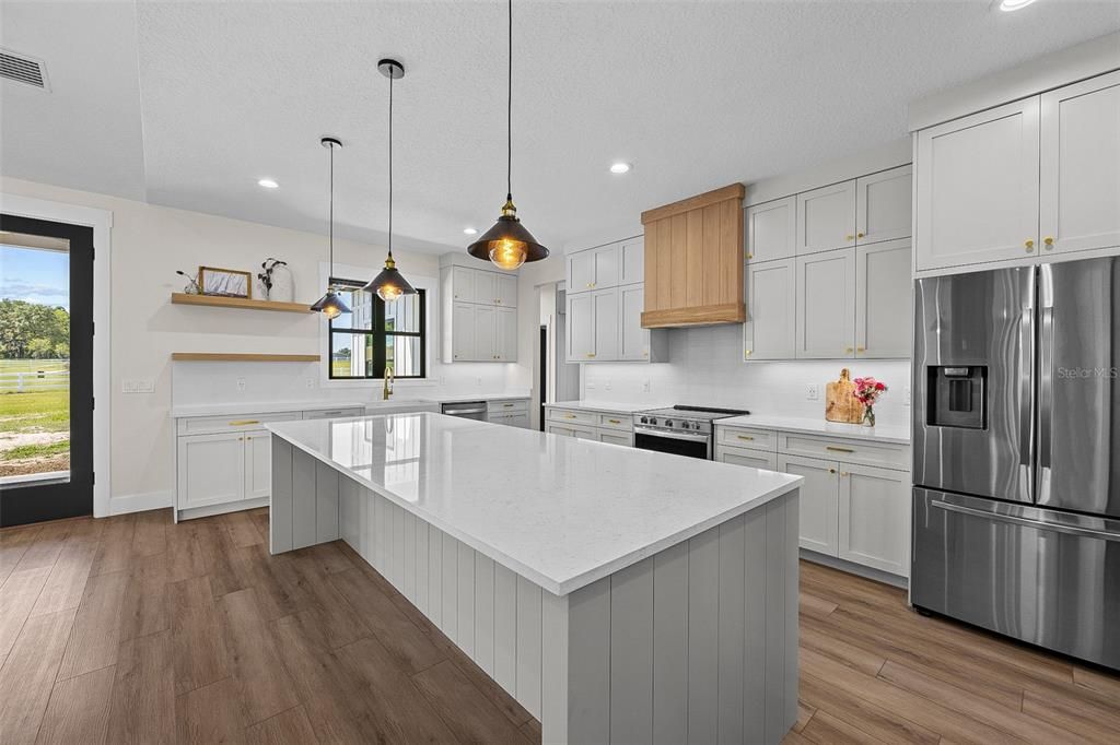 For Sale: $899,000 (4 beds, 4 baths, 2895 Square Feet)