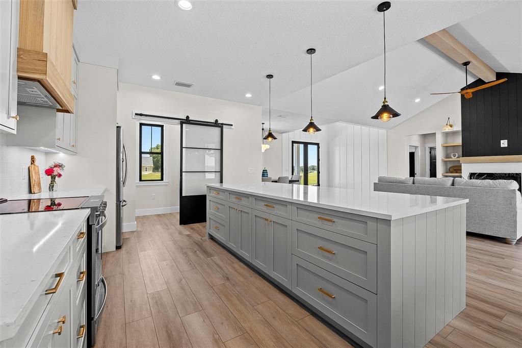 For Sale: $899,000 (4 beds, 4 baths, 2895 Square Feet)