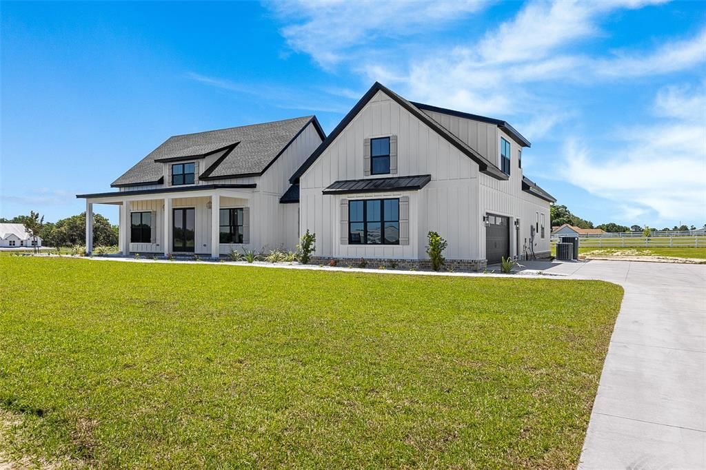 For Sale: $899,000 (4 beds, 4 baths, 2895 Square Feet)