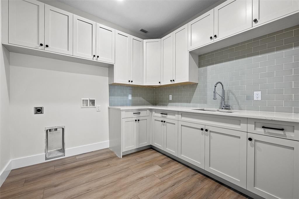 For Sale: $899,000 (4 beds, 4 baths, 2895 Square Feet)